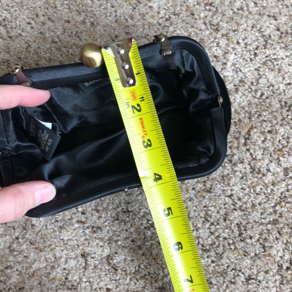 Banana republic black velvet clutch - Picture 3 of 8